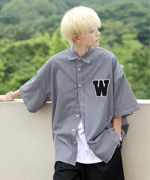 neos(ネオス)の「【neos -addictive design-】ビッグシルエット ワッペン ストライプ ハーフスリーブ シャツ(シャツ/ブラウス・メンズ・ブラック/パープル/サックスブルー・MEDIUM/LARGE/X-LARGE)」の4枚目の写真