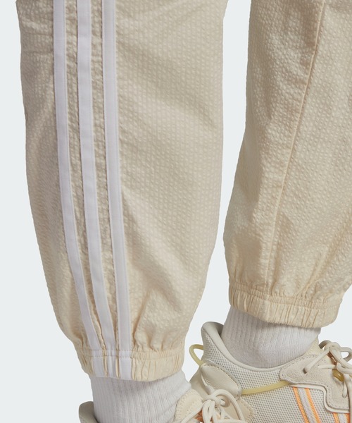 adidas（アディダス）の「アディカラー クラシックス ポプリン トラックパンツ（ジャージ） / アディダスオリジナルス（レディース）（スウェットパンツ・レディース・ホワイト・X-LARGE/X-SMALL/LARGE/SMALL/XX-LARGE/MEDIUM）」の6枚目の写真