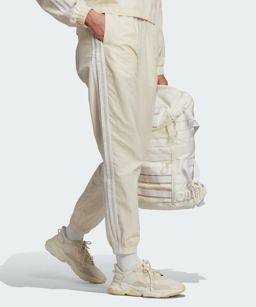 adidas（アディダス）の「アディカラー クラシックス ポプリン トラックパンツ（ジャージ） / アディダスオリジナルス（レディース）（スウェットパンツ・レディース・ホワイト・X-LARGE/X-SMALL/LARGE/SMALL/XX-LARGE/MEDIUM）」の3枚目の写真