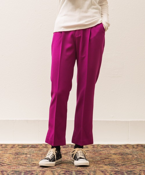 ALLUMER（アリュメール）の「グラシエウォームサイドスリットスラックス（スラックス・レディース・ブラック/ピンク/グリーン・1/2）」の3枚目の写真