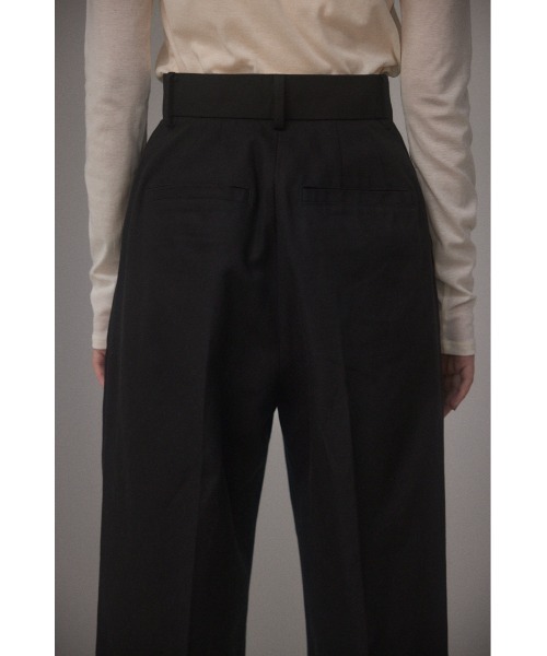 BLACK BY MOUSSY（ブラックバイマウジー）の「tuck volume pants（タックボリュームパンツ）（その他パンツ・レディース・ブラック・0/1/2）」の7枚目の写真