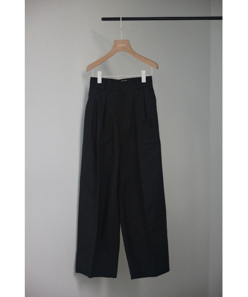 BLACK BY MOUSSY（ブラックバイマウジー）の「tuck volume pants（タックボリュームパンツ）（その他パンツ・レディース・ブラック・0/1/2）」の12枚目の写真