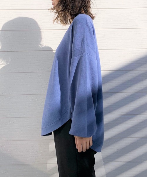 Q(キュー)の「やわもちラウンドヘムニット(ニット/セーター・レディース・ブルー/アイボリー/スモークピンク・MEDIUM)」の9枚目の写真