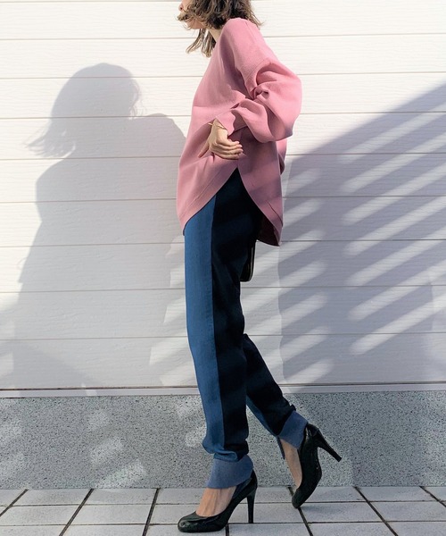 Q(キュー)の「やわもちラウンドヘムニット(ニット/セーター・レディース・ブルー/アイボリー/スモークピンク・MEDIUM)」の6枚目の写真