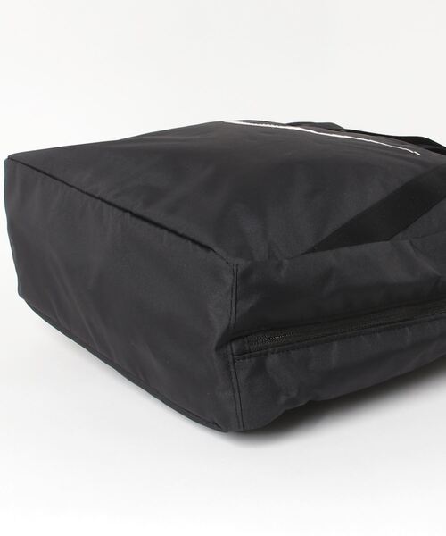 NIKE(ナイキ)の「ナイキ ジム トート (28L) / Nike Gym Tote(28L)(トートバッグ・レディース・ブラック/フューシャピンク/グリーン系その他・ONE SIZE)」の18枚目の写真