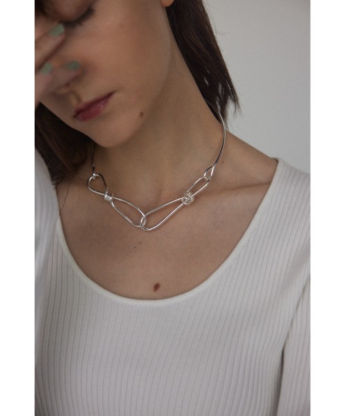 BLACK BY MOUSSY（ブラックバイマウジー）の「line necklace（ラインネックレス）（ネックレス・レディース・シルバー・FREE）」の3枚目の写真