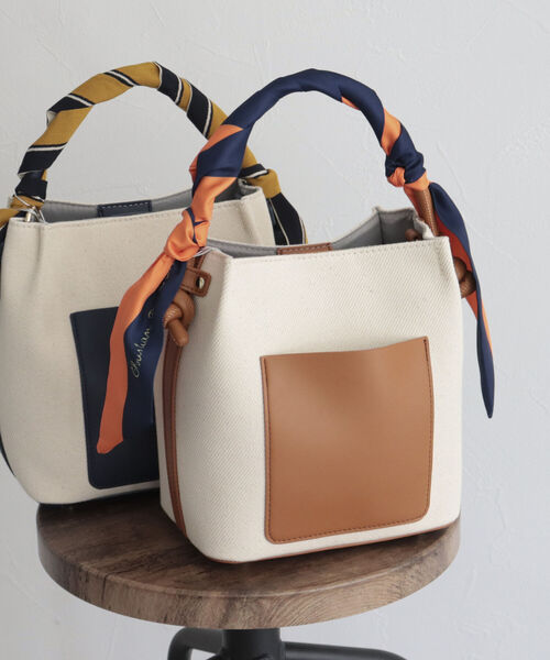 fredy emue（フレディエミュ）の「キャンバス×合皮ワンハンドルバッグ（トートバッグ・レディース・ネイビー/キャメル・FREE）」の6枚目の写真