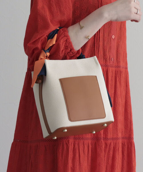 fredy emue（フレディエミュ）の「キャンバス×合皮ワンハンドルバッグ（トートバッグ・レディース・ネイビー/キャメル・FREE）」の11枚目の写真