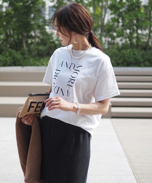 Riberry（リベリー）の「GILDAN スクエアロゴプリントT（Tシャツ/カットソー・レディース・ホワイト×ブラック/ブラック/ホワイト×シルバー・MEDIUM）」の20枚目の写真