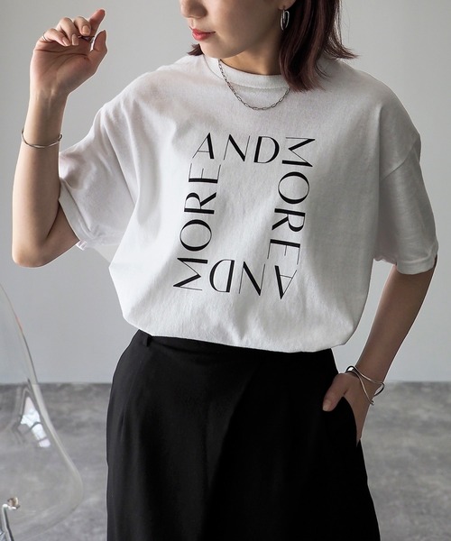 Riberry（リベリー）の「GILDAN スクエアロゴプリントT（Tシャツ/カットソー・レディース・ホワイト×ブラック/ブラック/ホワイト×シルバー・MEDIUM）」の9枚目の写真