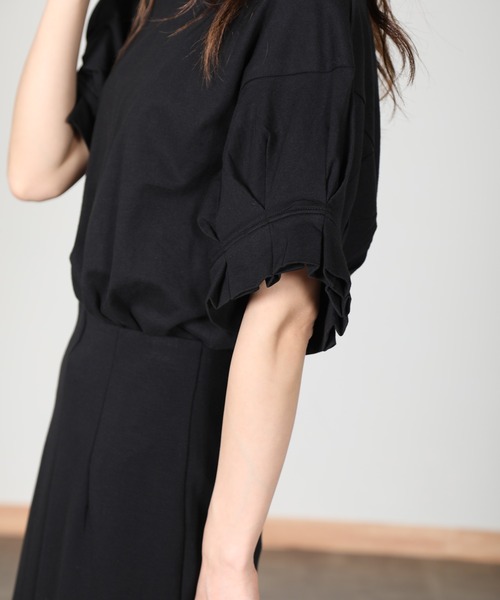 aity（アイティ）の「ボリューム袖クルーネックTシャツ（Tシャツ/カットソー・レディース・イエロー/パープル/オフホワイト/ブラック/グレイッシュベージュ・M）」の19枚目の写真