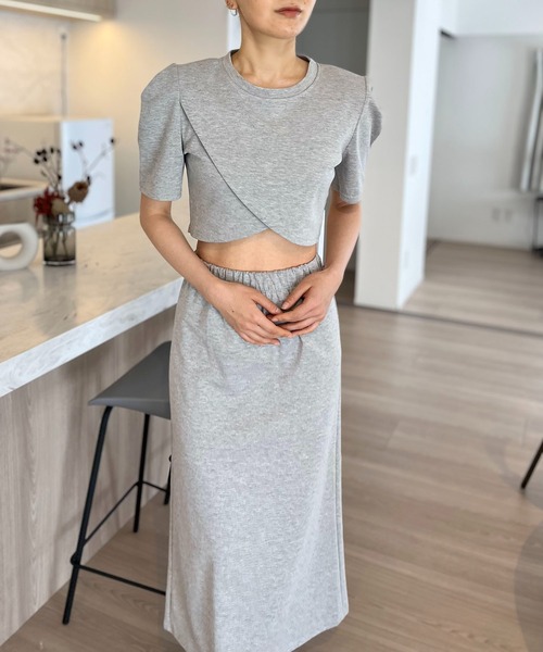 Jewelobe（ジュエローブ）の「カシュクールヘムクロップドトップス×スカート セットアップ（セットアップ・レディース・ベージュ/杢グレー/ブラック・FREE）」の8枚目の写真