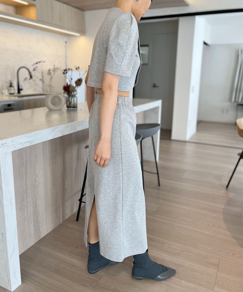 Jewelobe（ジュエローブ）の「カシュクールヘムクロップドトップス×スカート セットアップ（セットアップ・レディース・ベージュ/杢グレー/ブラック・FREE）」の5枚目の写真