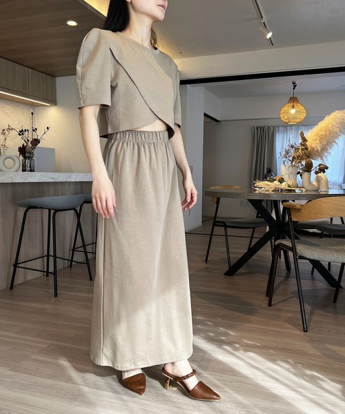 Jewelobe（ジュエローブ）の「カシュクールヘムクロップドトップス×スカート セットアップ（セットアップ・レディース・ベージュ/杢グレー/ブラック・FREE）」の10枚目の写真