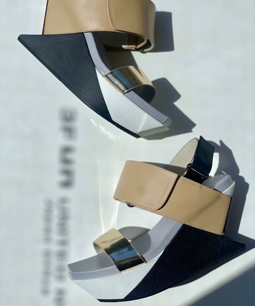 ユナイテッドヌード　サンダル　ゴールド UNITED NUDE（ユナイテッドヌード）の「Delta Wedge Sandal