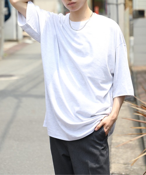 United Athle(ユナイテッドアスレ)の「【United Athle】5.6オンス トライブレンド ビッグシルエット Tシャツ ※1105(Tシャツ/カットソー・メンズ・ヘザーグレー/ブラック/アッシュ/オフホワイト・L/XL/M)」の4枚目の写真