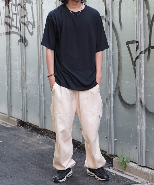United Athle(ユナイテッドアスレ)の「【United Athle】5.6オンス トライブレンド ビッグシルエット Tシャツ ※1105(Tシャツ/カットソー・メンズ・ヘザーグレー/ブラック/アッシュ/オフホワイト・L/XL/M)」の13枚目の写真