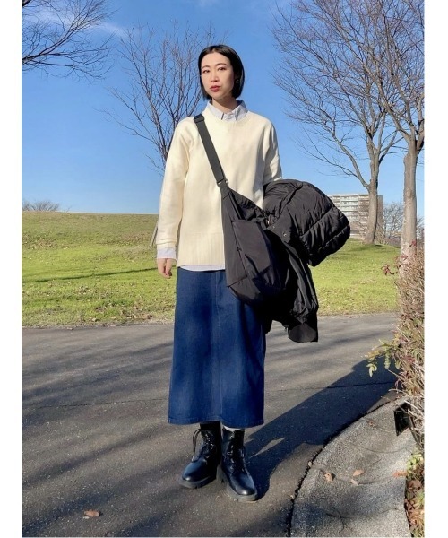 Right-on(ライトオン)の「【HONEYSUCKLE ROSE】ストレッチデニムタイトスカート(デニムスカート・レディース・ダークインディゴブルー・M/L)」の17枚目の写真