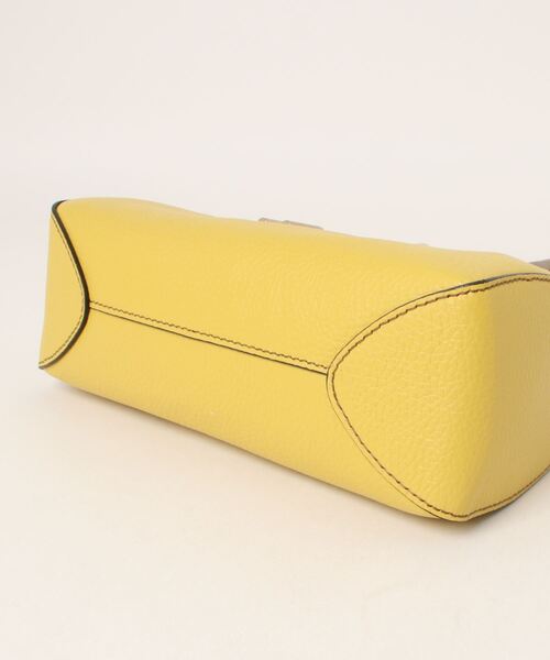 FURLA（フルラ）の「FURLA PRIMULA MINI C.BODY DOUBLE STRAP（ショルダーバッグ・レディース・イエロー・ONE SIZE）」の3枚目の写真