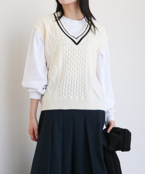 gossip!ロサンゼルス(ゴシップロサンゼルス)の「ケーブルニット Vネックベスト(ベスト・レディース・ボルドー/ネイビー/オフホワイト・FREE)」の10枚目の写真