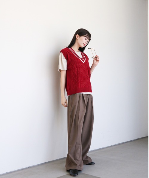 gossip!ロサンゼルス(ゴシップロサンゼルス)の「ケーブルニット Vネックベスト(ベスト・レディース・ボルドー/ネイビー/オフホワイト・FREE)」の14枚目の写真