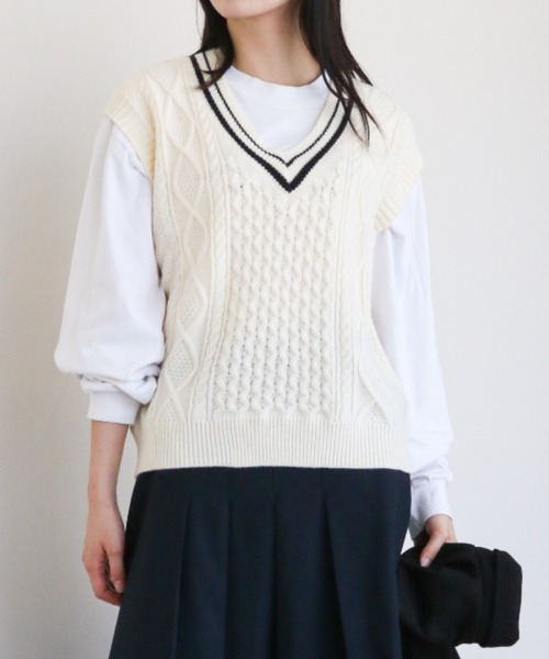 gossip!ロサンゼルス(ゴシップロサンゼルス)の「ケーブルニット Vネックベスト(ベスト・レディース・ボルドー/ネイビー/オフホワイト・FREE)」の9枚目の写真