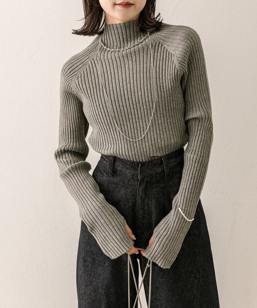 mystic(ミスティック)の「サイドスリットハイネックリブニット(ニット/セーター・レディース・グリーン/チャコールグレー/アイボリー/ベージュ/ブルー/ブラック・FREE)」の15枚目の写真