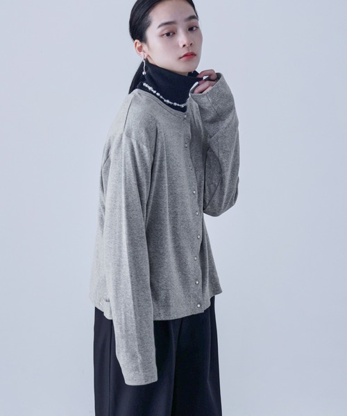 Fashion Letter（ファッションレター）の「【M-5L】パールボタンクルーネックカーデ（カーディガン/ボレロ・レディース・カーキ/ブラック/杢グレー/バーガンディー/チャコール・M～Ｌ/4L～5L/LL～3L）」の8枚目の写真