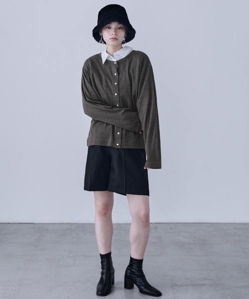 Fashion Letter（ファッションレター）の「【M-5L】パールボタンクルーネックカーデ（カーディガン/ボレロ・レディース・カーキ/ブラック/杢グレー/バーガンディー/チャコール・M～Ｌ/4L～5L/LL～3L）」の12枚目の写真