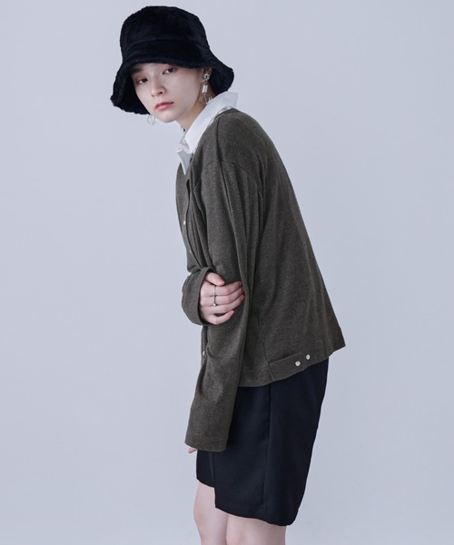 Fashion Letter（ファッションレター）の「【M-5L】パールボタンクルーネックカーデ（カーディガン/ボレロ・レディース・カーキ/ブラック/杢グレー/バーガンディー/チャコール・M～Ｌ/4L～5L/LL～3L）」の15枚目の写真