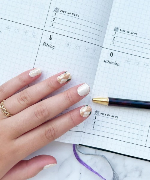 INCOCO（インココ）の「【INCOCO】貼るだけマニキュア -フェイバリット タイム - [I]（ネイルシール/ネイルチップ・レディース・その他1/その他2/パープル系その他/パープル系その他2・ONESIZE）」の19枚目の写真