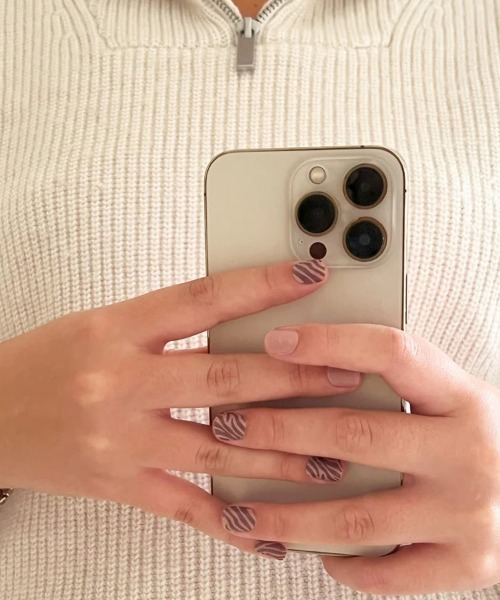 INCOCO（インココ）の「【INCOCO】貼るだけマニキュア -フェイバリット タイム - [I]（ネイルシール/ネイルチップ・レディース・その他1/その他2/パープル系その他/パープル系その他2・ONESIZE）」の15枚目の写真