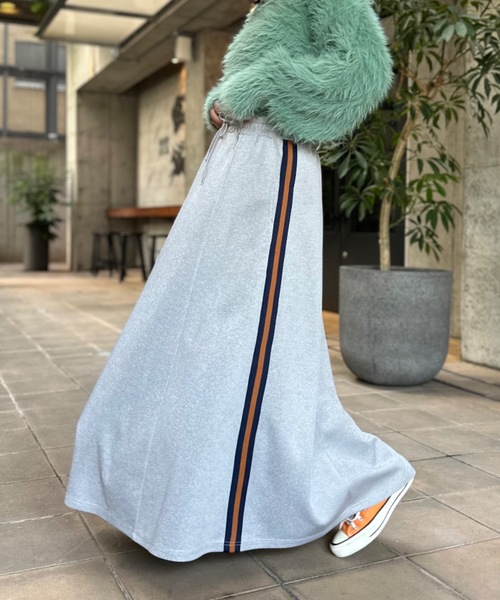 mi via loca（ミヴィアロカ）の「サイドラインジャージフレアスカート（スカート・レディース・グレー/チャコールグレー/ブラック・FREE）」の13枚目の写真