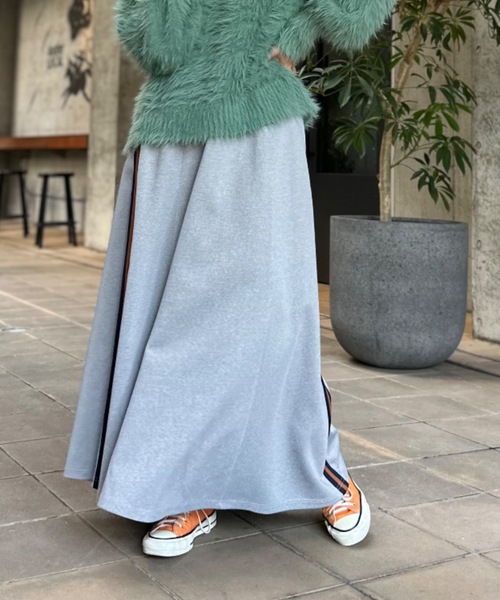 mi via loca（ミヴィアロカ）の「サイドラインジャージフレアスカート（スカート・レディース・グレー/チャコールグレー/ブラック・FREE）」の16枚目の写真