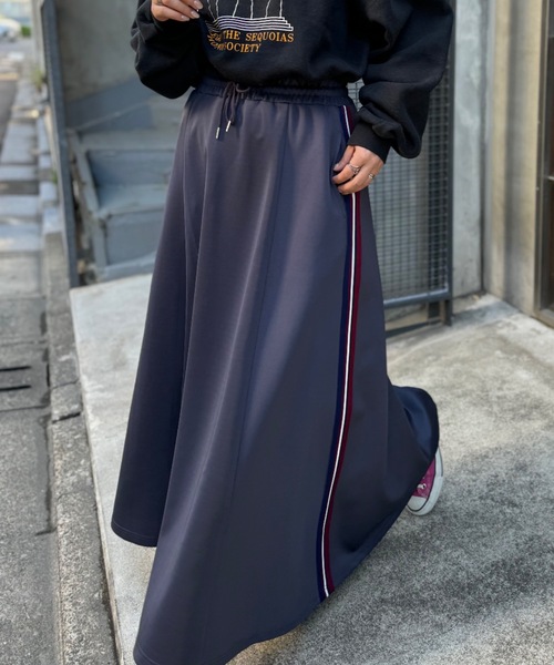 mi via loca（ミヴィアロカ）の「サイドラインジャージフレアスカート（スカート・レディース・グレー/チャコールグレー/ブラック・FREE）」の19枚目の写真