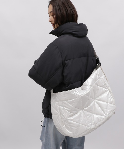LAKOLE（ラコレ）の「キルトショルダーバッグ / 990407（ショルダーバッグ・メンズ・ブラック/オフホワイト・FREE）」の17枚目の写真