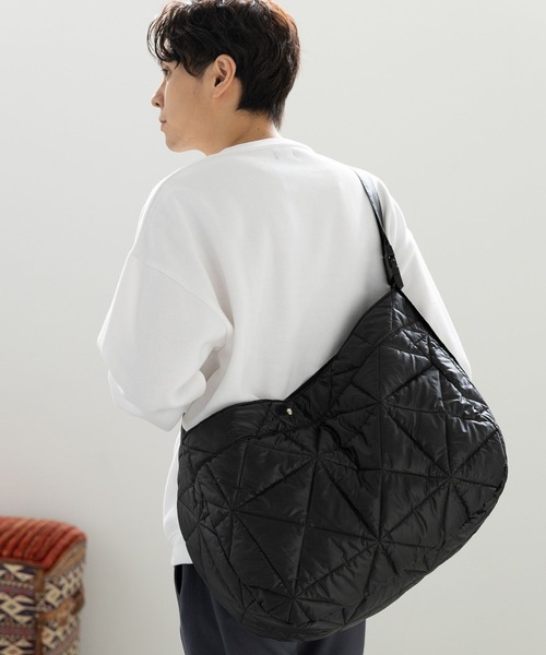LAKOLE（ラコレ）の「キルトショルダーバッグ / 990407（ショルダーバッグ・メンズ・ブラック/オフホワイト・FREE）」の14枚目の写真