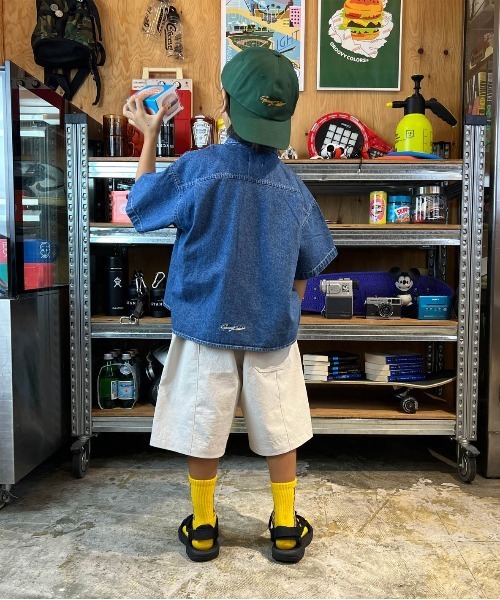 GROOVY COLORS（グルービーカラーズ）の「8ozデニム HUMBURGER 半袖シャツ（シャツ/ブラウス・キッズ・ブルー・120/110）」の4枚目の写真