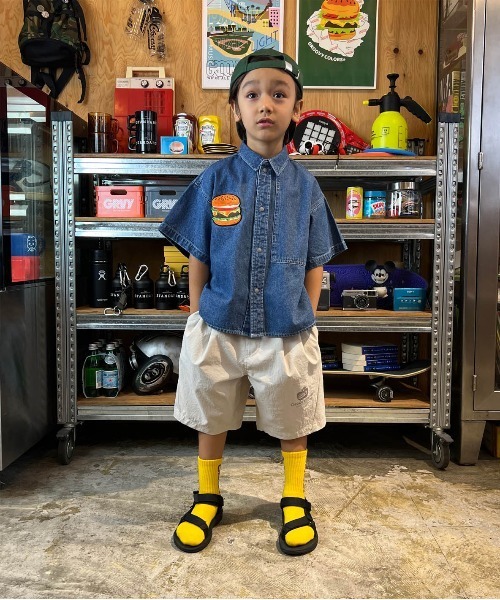 GROOVY COLORS（グルービーカラーズ）の「8ozデニム HUMBURGER 半袖シャツ（シャツ/ブラウス・キッズ・ブルー・120/110）」の6枚目の写真