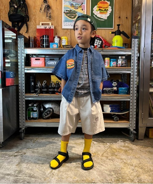 GROOVY COLORS（グルービーカラーズ）の「8ozデニム HUMBURGER 半袖シャツ（シャツ/ブラウス・キッズ・ブルー・120/110）」の7枚目の写真