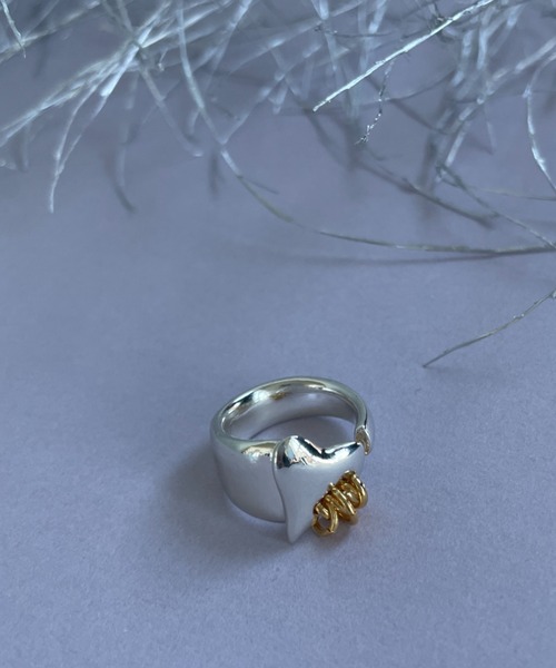 LAPUIS（ラピュイ）の「[LAPUIS/ラピュイ] COIL HEART リング（リング・レディース・マルチ・ONE SIZE）」の3枚目の写真