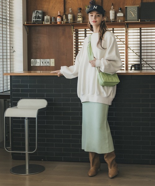 coca(coca)(コカ)の「【WEB限定セール】裏起毛オーバーサイズトップス(スウェット・レディース・ブラック/アイボリー・M/L)」の3枚目の写真