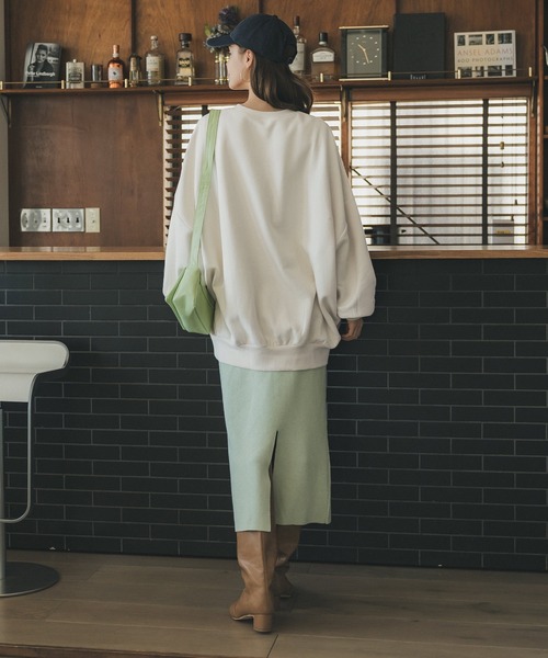 coca(coca)(コカ)の「【WEB限定セール】裏起毛オーバーサイズトップス(スウェット・レディース・ブラック/アイボリー・M/L)」の7枚目の写真