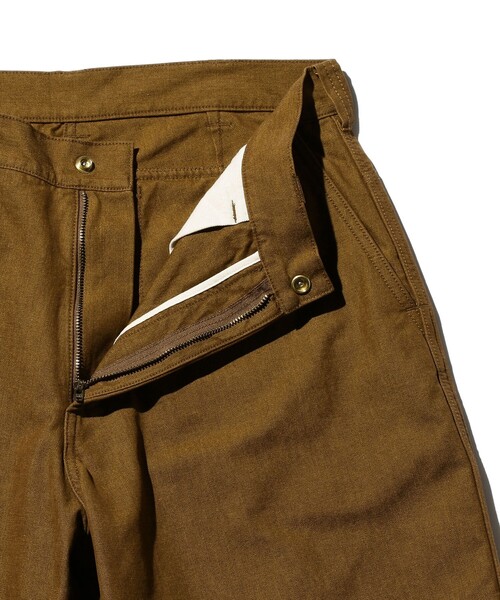 BEAMS PLUS(ビームスプラス)の「BEAMS PLUS / シャンブレー キャンバス ロガー ショーツ(その他パンツ・メンズ・ブラウン/カーキ/その他・S/M/L/XL)」の18枚目の写真