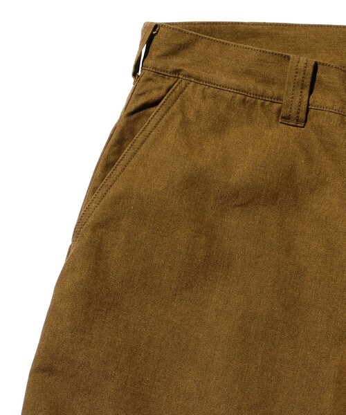 BEAMS PLUS(ビームスプラス)の「BEAMS PLUS / シャンブレー キャンバス ロガー ショーツ(その他パンツ・メンズ・ブラウン/カーキ/その他・S/M/L/XL)」の19枚目の写真