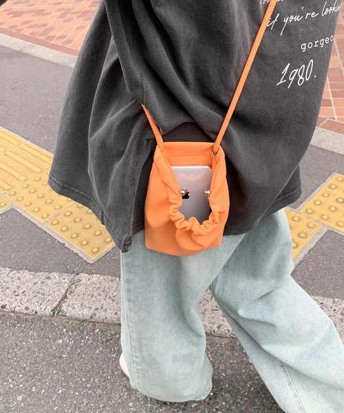 SHEPP（シープ）の「スマホケース ミニポーチ ショルダーバッグ（ショルダーバッグ・レディース・シルバー/オレンジ/ホワイト/ピンク/グリーン/ブラック・FREE）」の5枚目の写真
