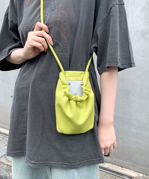 SHEPP（シープ）の「スマホケース ミニポーチ ショルダーバッグ（ショルダーバッグ・レディース・シルバー/オレンジ/ホワイト/ピンク/グリーン/ブラック・FREE）」の22枚目の写真