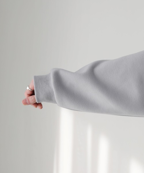 ETELIO(エテリオ)の「サイドジップヘビーウェイトクルーネックスウェット(スウェット・メンズ・ブラック/グレー・L/M/S)」の11枚目の写真