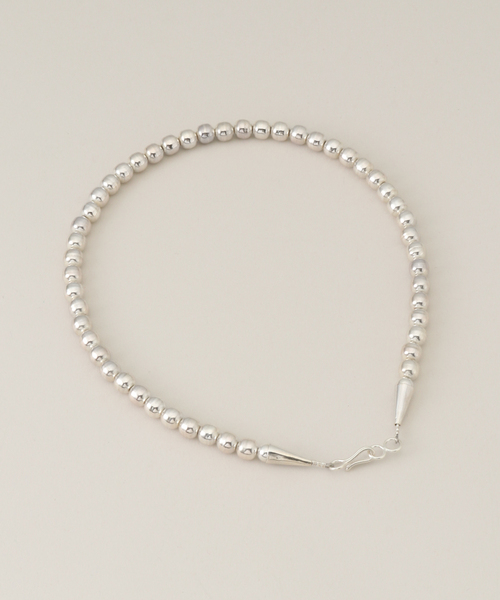 SLOBE IENA(スローブイエナ)の「【ERICKA NICOLAS BEGAY】ショートネックレス (7mm/40cm)(ネックレス・レディース・シルバー・FREE)」の2枚目の写真