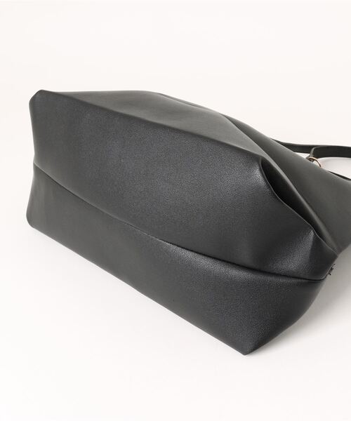 TONE SELECT GOODS(トーンセレクトグッズ)の「urbanfemine./ A4収納 大容量PUトートバッグ U7230(トートバッグ・レディース・ブラック/ブラウン/ダークブラウン/ベージュ・FREE)」の21枚目の写真